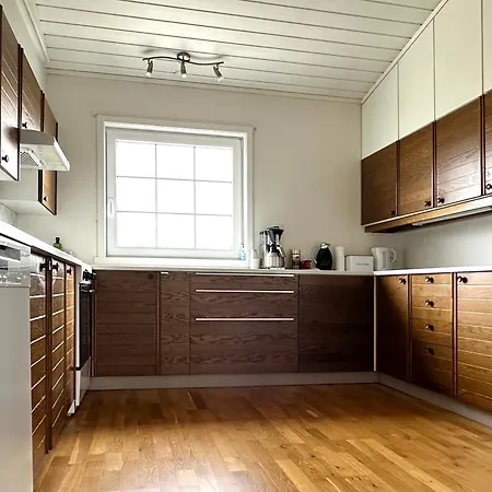 Hus Med Panoramutsikt I * Bud