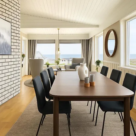 Hus Med Panoramutsikt I Bud