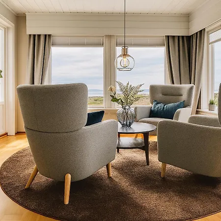 Hus Med Panoramutsikt I * Bud