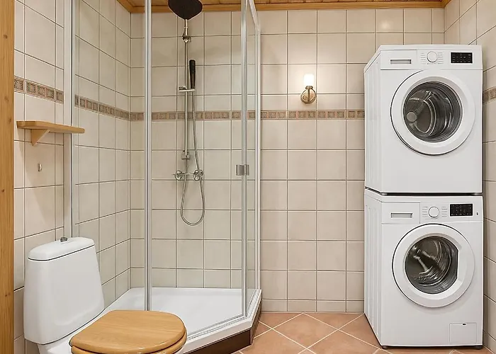 Hus Med Panoramutsikt I Bud