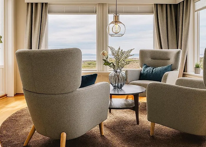Hus Med Panoramutsikt I * Bud