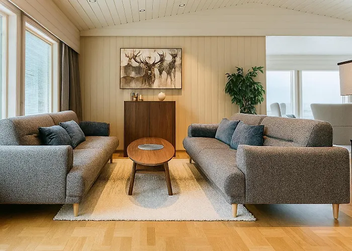 Hus Med Panoramutsikt I Bud