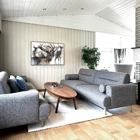 Hus Med Panoramutsikt I Villa Bud