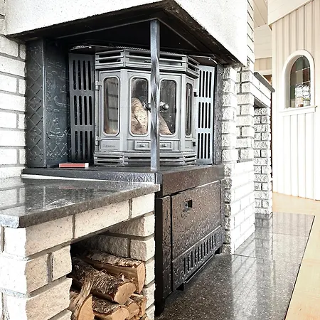 Hus Med Panoramutsikt I Villa Bud