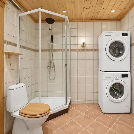 Hus Med Panoramutsikt I Bud